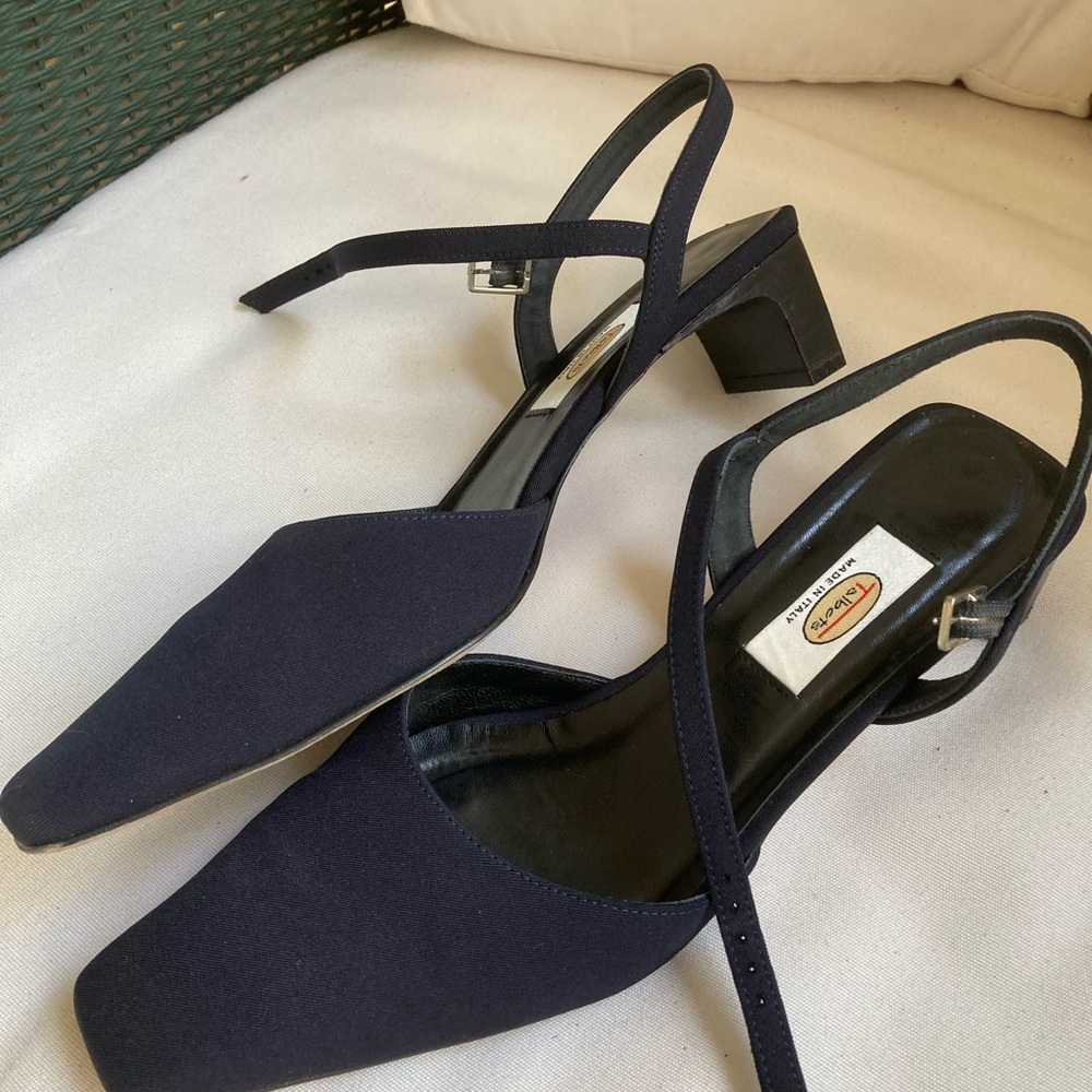Talbots Navy Slingback Heels - Picture 3 of 3